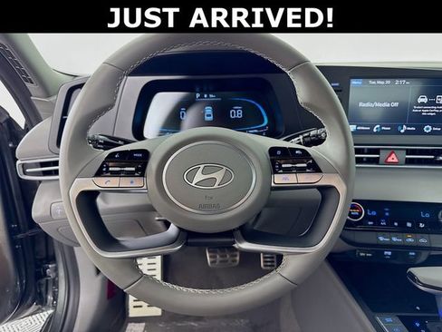 Used 2025 Hyundai Elantra Sport FWD image 14