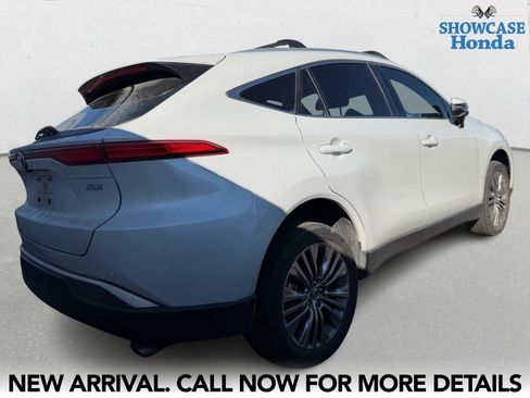 Used 2023 Toyota Venza image 5