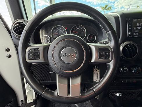 Used 2018 Jeep Wrangler Unlimited Altitude image 21