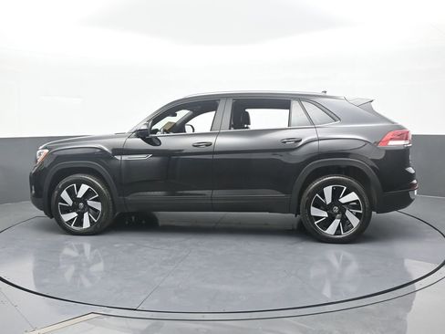Used 2024 Volkswagen Atlas Cross Sport SE image 3