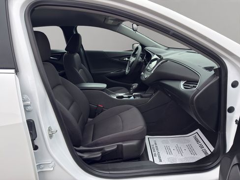 Used 2023 Chevrolet Malibu LT image 16