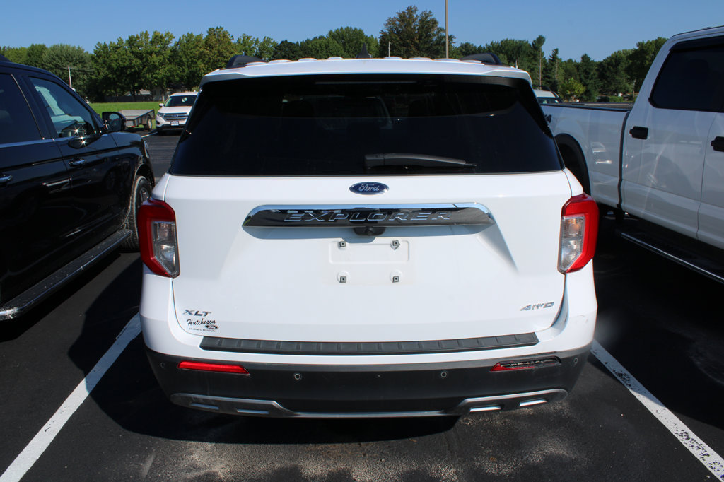 Used 2024 Ford Explorer XLT w/ Equipment Group 202A AWD/4WD image 5