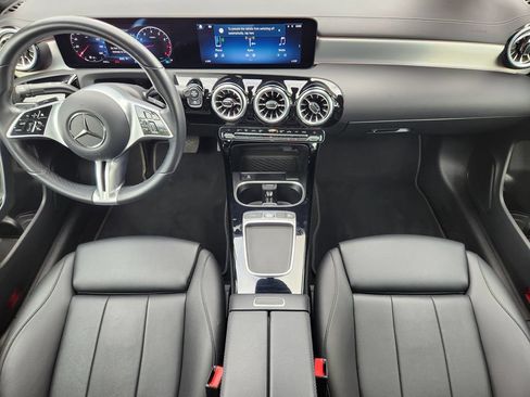 Used 2025 Mercedes-Benz CLA 250 image 5