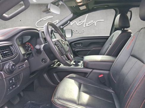 Used 2021 Nissan Titan PRO-4X w/ Pro-4x Convenience Package image 19