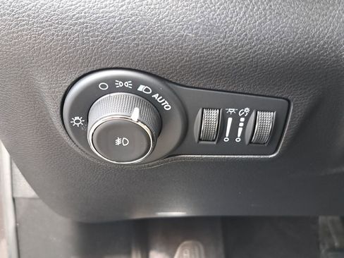 Certified 2023 Jeep Compass Limited w/ Sun and Sound Group image 27