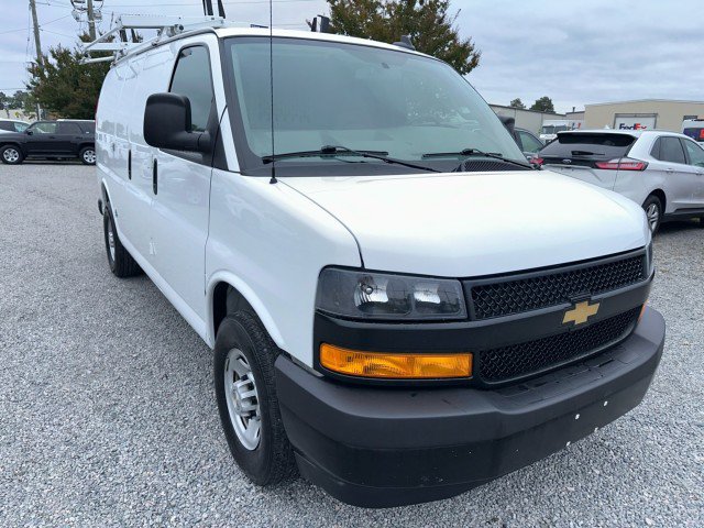 Used 2025 Chevrolet Express 2500 w/ Driver Convenience Package RWD image 4