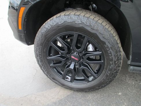 Certified 2025 GMC Yukon AT4 w/ AT4 Premium Plus Package image 13