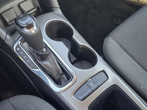 Used 2017 Chevrolet Cruze LT image 23