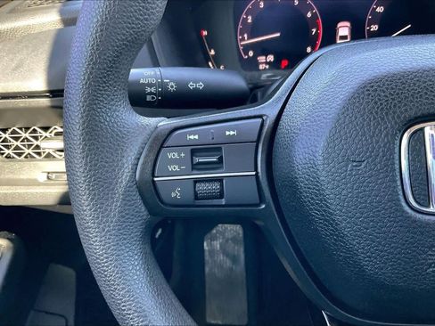 Used 2023 Honda Accord EX image 23