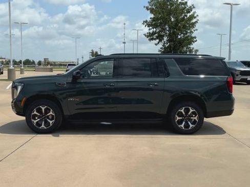 New 2026 GMC Yukon XL AT4 AWD/4WD image 5
