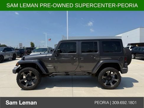 Used 2014 Jeep Wrangler Unlimited Sahara w/ Connectivity Group AWD/4WD image 5