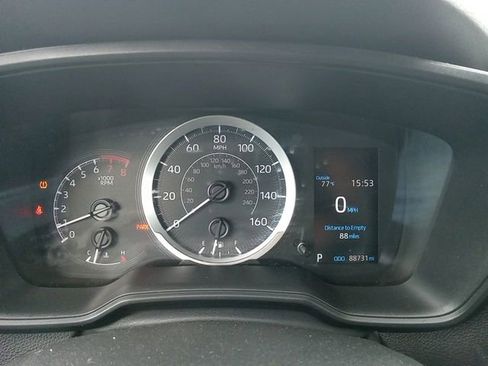 Used 2021 Toyota Corolla LE image 12