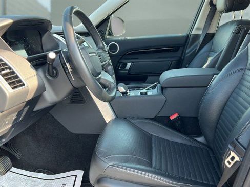 Used 2024 Land Rover Discovery S image 20