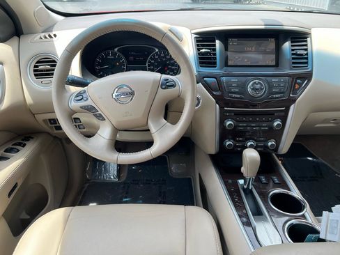 Used 2014 Nissan Pathfinder SL w/ SL Premium Package FWD image 17