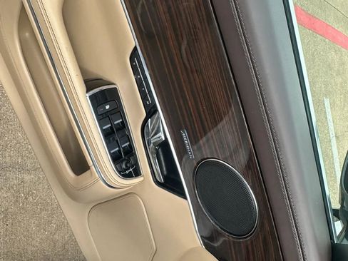 Used 2013 Jaguar XJ L Portfolio RWD image 34