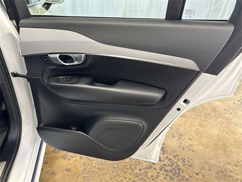 Used 2023 Volvo XC90 B5 Core w/ Climate Package image 28