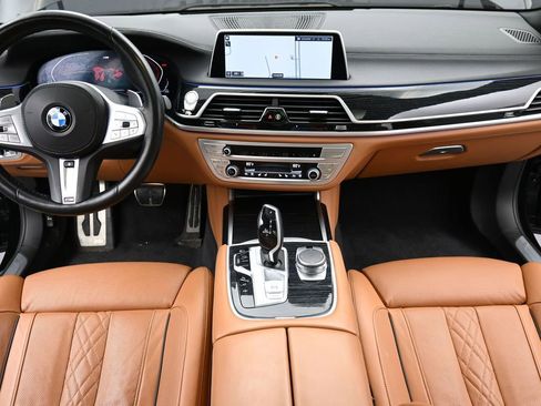 Used 2022 BMW 740i xDrive w/ M Sport Package image 13