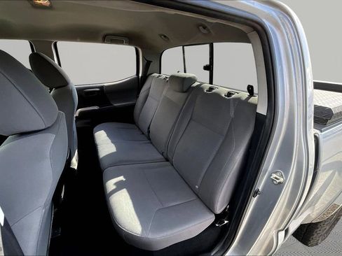 Used 2016 Toyota Tacoma SR5 w/ SR5 Appearance Package (SN) image 15