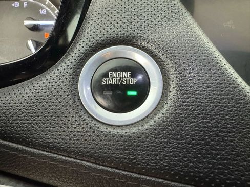 Used 2018 Cadillac XT5 AWD image 17