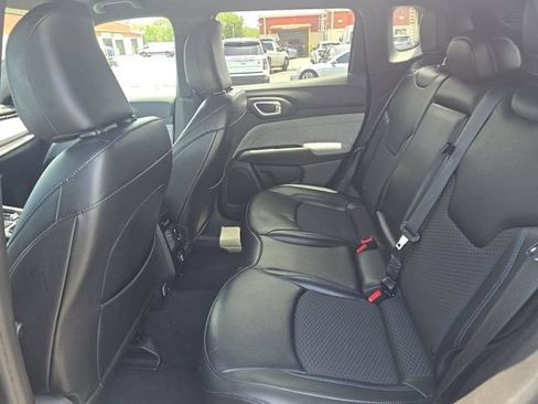 Used 2023 Jeep Compass Latitude AWD/4WD image 14