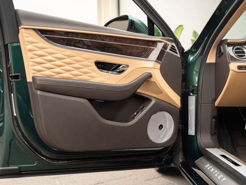 Used 2023 Bentley Flying Spur W12 image 16