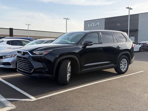 Used 2024 Toyota Grand Highlander FWD image 5