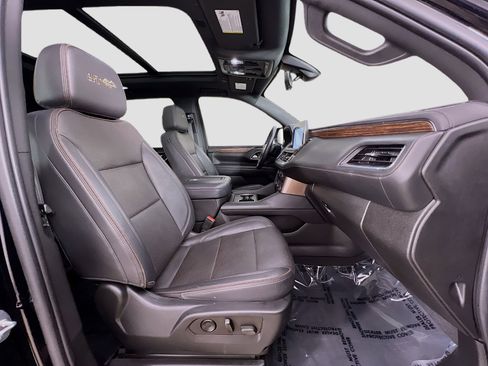 Used 2022 Chevrolet Suburban High Country image 31