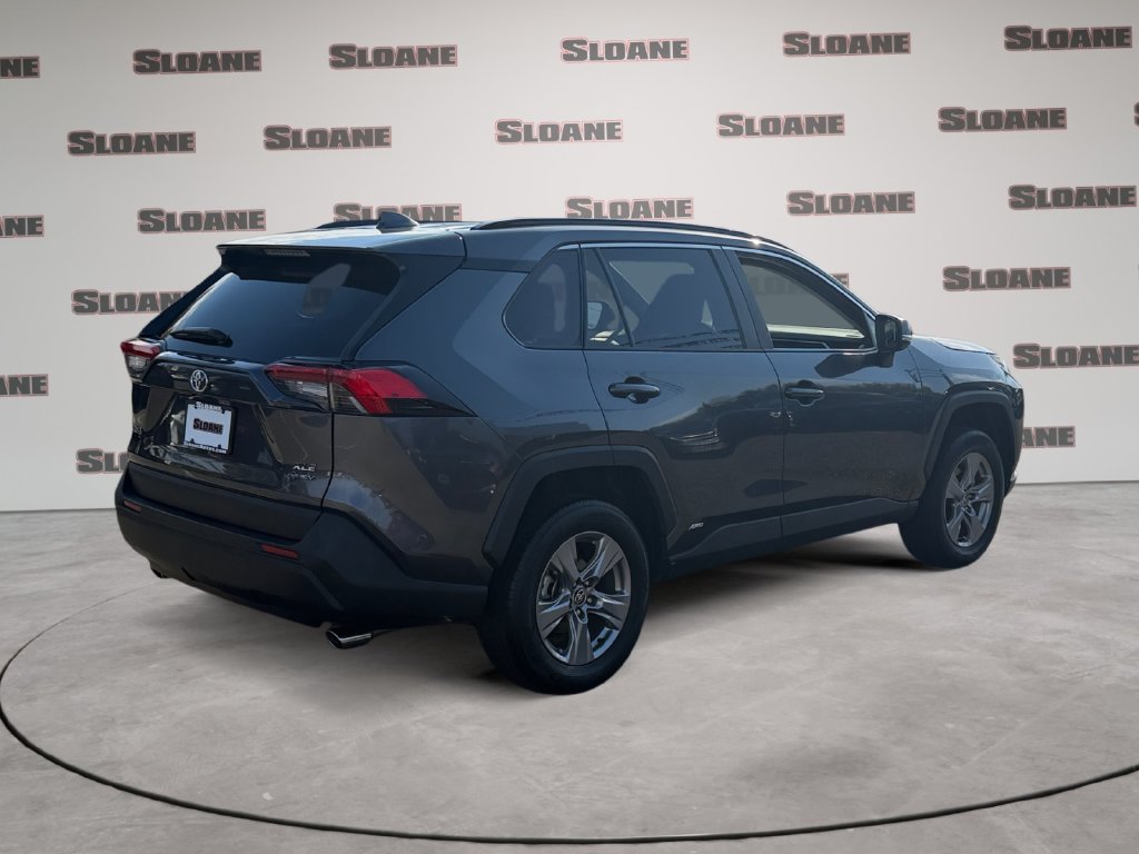 Used 2025 Toyota RAV4 XLE AWD/4WD image 5