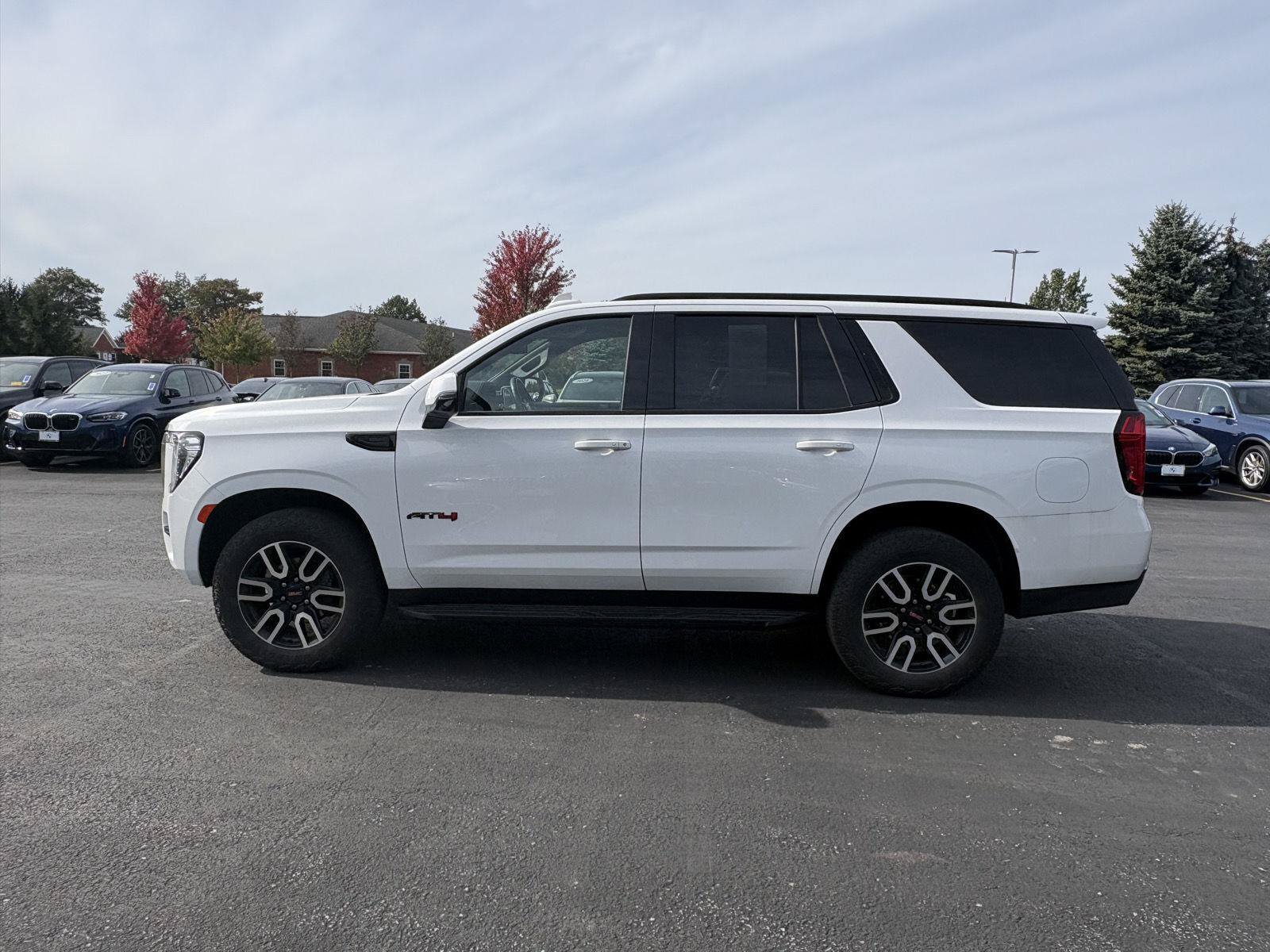 Used 2024 GMC Yukon AT4 w/ Technology Package AWD/4WD image 4