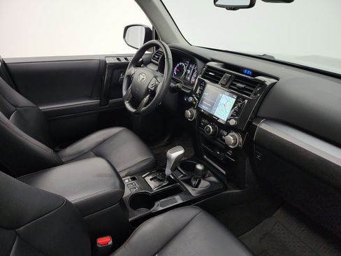Used 2022 Toyota 4Runner TRD Off-Road Premium image 18