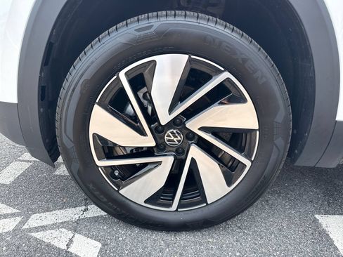 Certified 2026 Volkswagen Atlas SEL AWD/4WD image 28