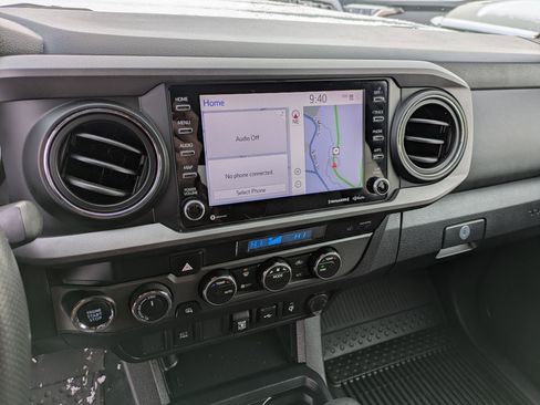 Used 2023 Toyota Tacoma TRD Sport image 11