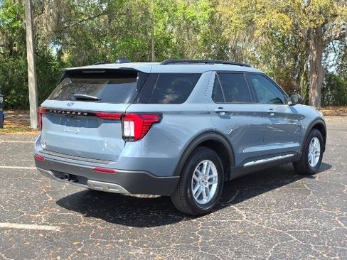 Used 2025 Ford Explorer Active w/ Active Comfort Package image 7
