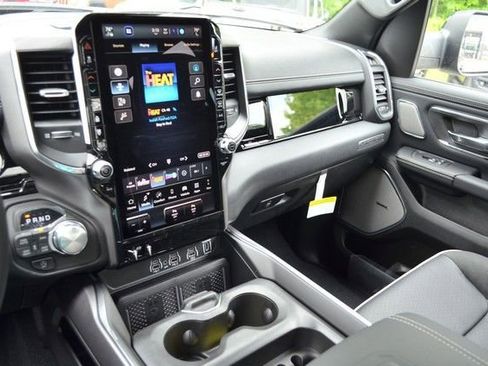 New 2026 RAM 1500 Laramie AWD/4WD image 22