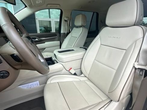 Used 2024 GMC Yukon Denali RWD image 21