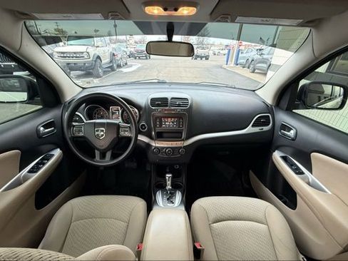 Used 2017 Dodge Journey SXT w/ Comfort/Convenience Group image 18