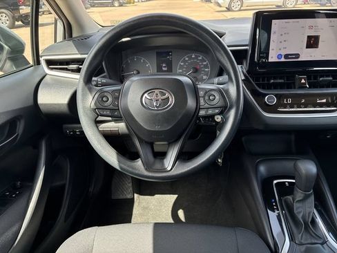 Used 2025 Toyota Corolla LE FWD image 14
