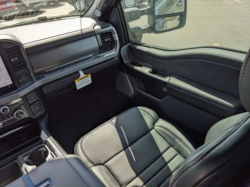 New 2026 Ford F250 Platinum w/ Tremor Off-Road Package AWD/4WD image 14