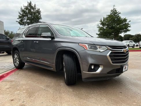 Used 2018 Chevrolet Traverse Premier w/ LPO, 'HIT The Road' Package AWD/4WD image 4
