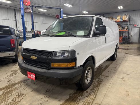 Used 2019 Chevrolet Express 3500 w/ Driver Convenience Package image 4
