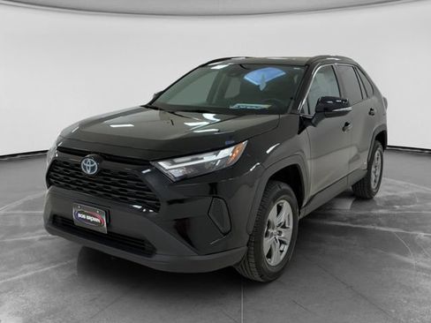 Used 2023 Toyota RAV4 XLE w/ Convenience Package AWD/4WD image 7