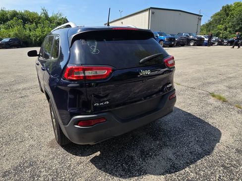 Used 2016 Jeep Cherokee Latitude AWD/4WD image 5