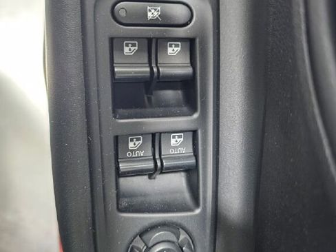 Used 2018 Jeep Renegade Trailhawk w/ Cold Weather Group II image 27