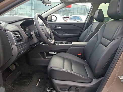 Certified 2024 Nissan Rogue SV w/ SV Premium Package image 13