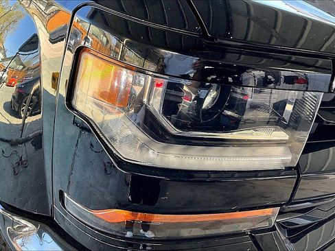 Used 2018 Chevrolet Silverado 1500 LT w/ Texas Edition image 28