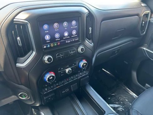 Used 2022 GMC Sierra 3500 AT4 w/ AT4 Preferred Package AWD/4WD image 15