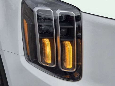Certified 2024 Kia Telluride EX w/ EX Captain's Chair Package image 4