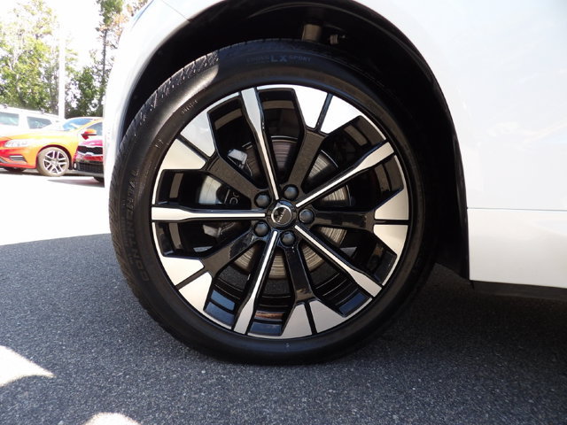 Certified 2026 Volvo XC60 B5 Plus AWD/4WD image 30