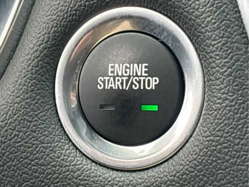 Certified 2023 Chevrolet Traverse LT FWD image 16