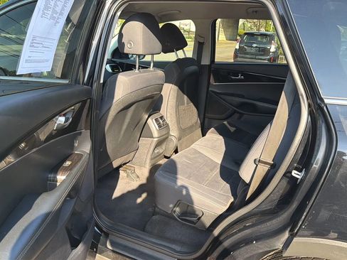 Used 2019 Kia Sorento L FWD image 28